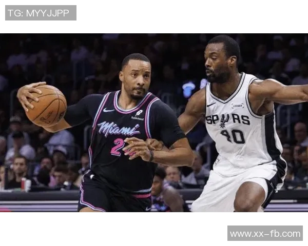 拉加贝尔点评快船阵容老化与防守缺失鲍威尔缺阵影响深远