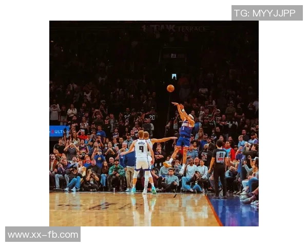 布克下半场狂砍29分却遗憾绝杀三分失手全场32分上半场表现惨淡仅得9中1